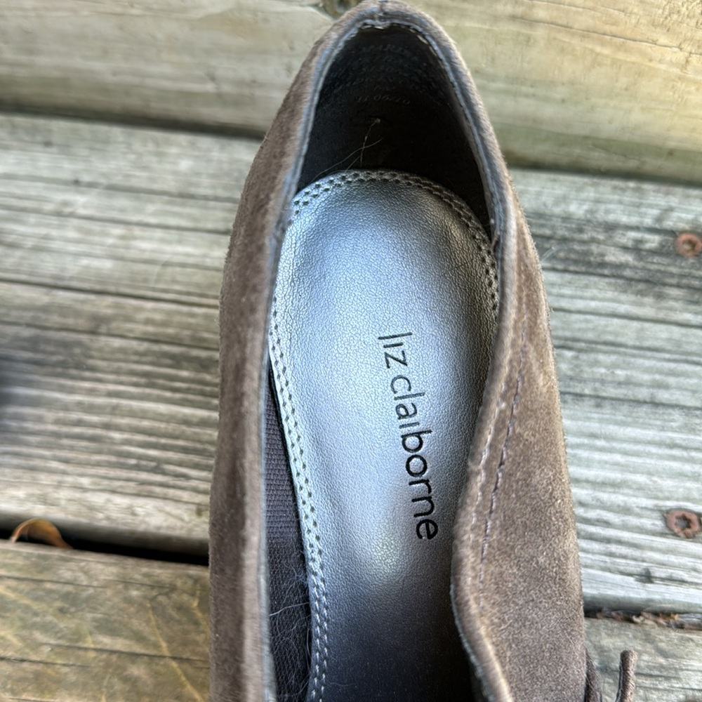 Liz Claiborne heels - slip on - Picture 3 of 8